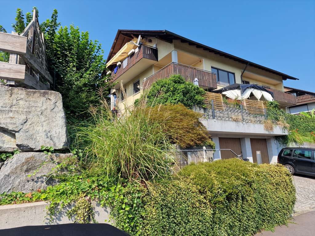 Immobilie in Zell am Harmersbach - Geräumige 5-Zimmer Wohnung - mit neuem Dach und neuer PV Anlage - Bild 1