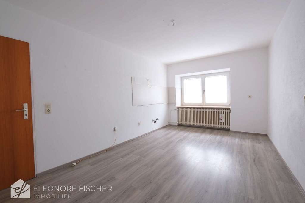 Immobilie in Nördlingen - Renovierte 3-Zi.-Erdgeschosswohnung mit Terrasse und Stellplatz vor den Toren Nördlingens - Bild 3