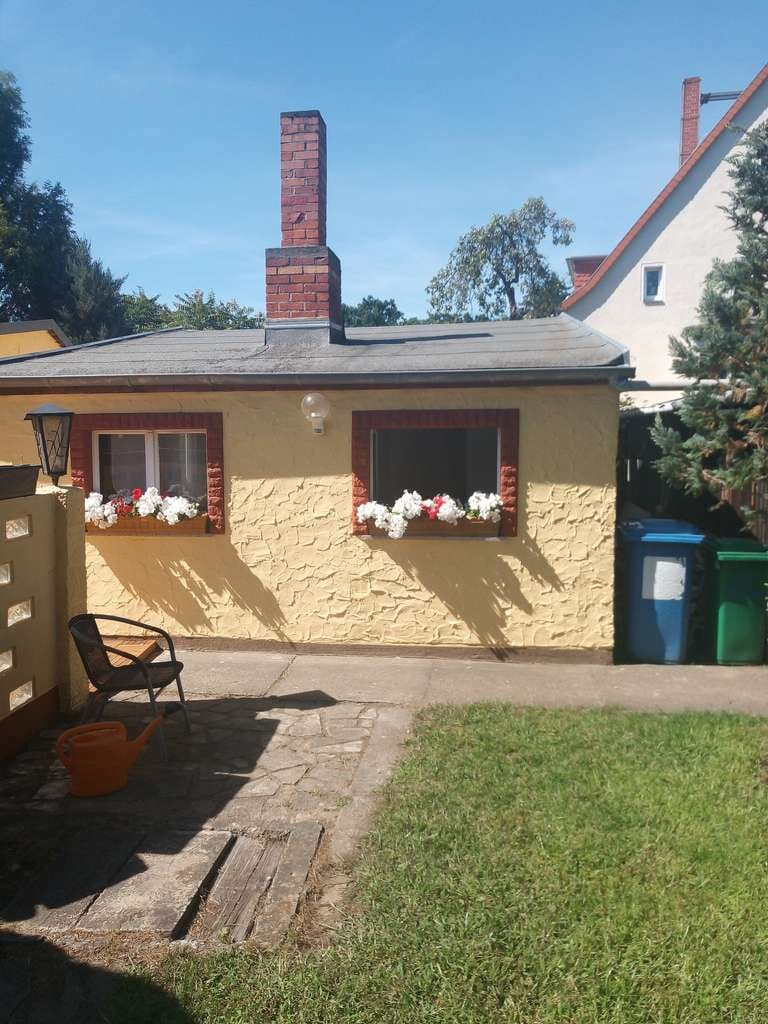 Immobilie in Luckenwalde - Charmantes Wohnensemble mit zwei separaten Häusern – ebenerdig, flexibel und vielseitig nutzbar - Bild 0