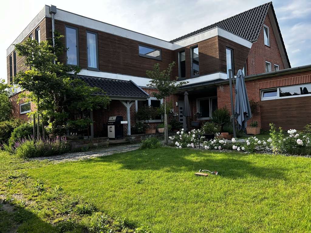 Immobilie in Bleckede - Kaufgelegenheit: Mehrgenerationenhaus (2015 modernisiert) mit 3 Wohneinheiten - Bild 0