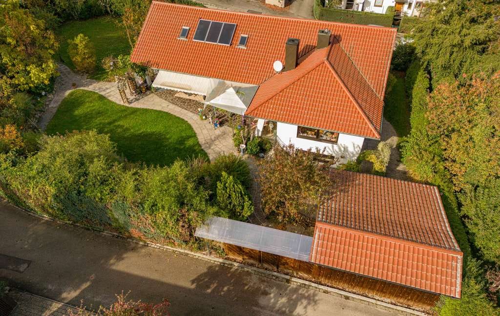 Immobilie in Wolnzach - Es erwartet Sie ein paradiesisches Einfamilienhaus mit Einliegerwohnung für die ganze Familie. - Bild 1