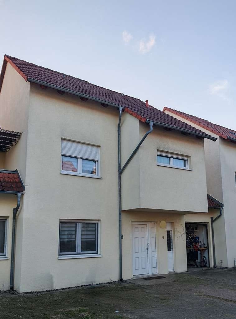 Immobilie in Cottbus - Chóśebuz - Großzügiges Reihenhaus mit Dachterrasse, Garage und Garten in Cottbus-Sielow zu verkaufen! - Bild 0