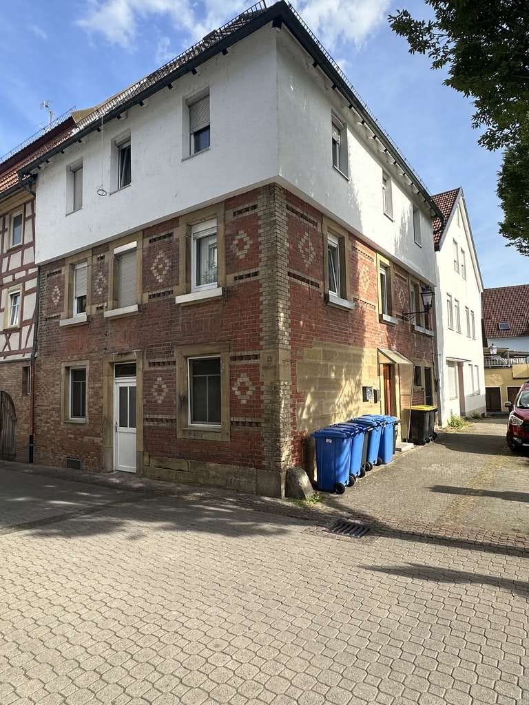 Immobilie in Brackenheim - Exklusive 3-Zimmer-Eigentumswohnung mit hochwertigem Studio & modernem Bad im Dachgeschoss - Bild 0