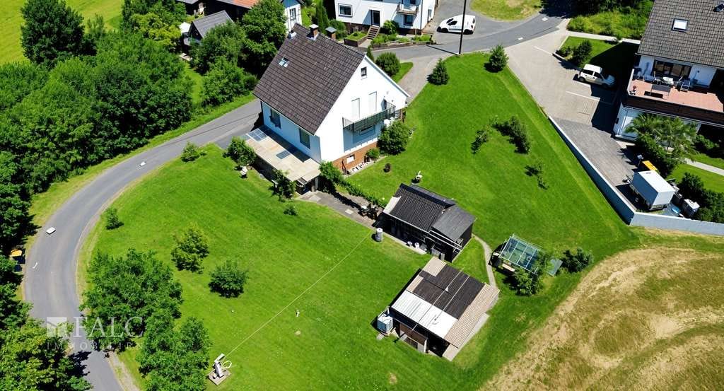 Immobilie in Eitorf - Ihr persönlicher Rückzugsort im Grünen – mit Platz für Ihre Träume - Bild 1