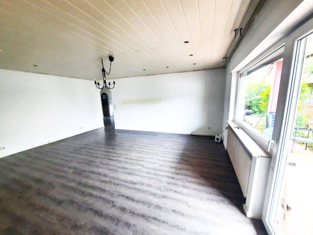 Immobilie in Wiesenbach - WIESENBACH – gepflegte 2,5-Zi-Eigentumswohnung mit Terrasse - Bild 2