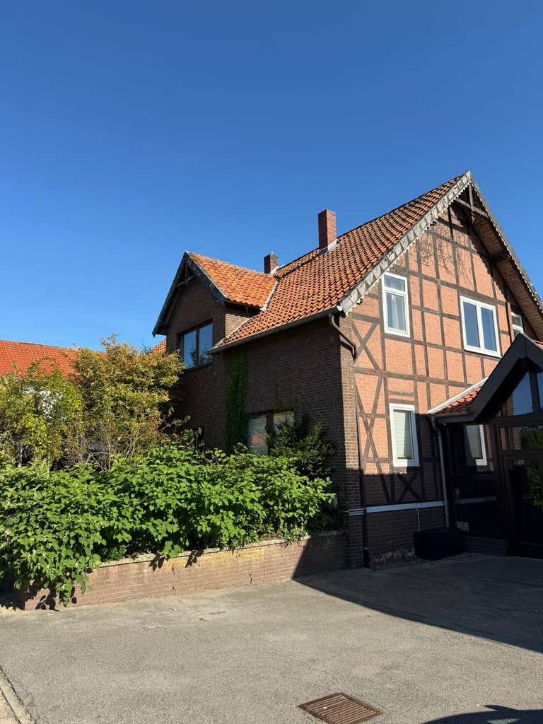 Immobilie in Edemissen - Einfamilienhaus ruhig gelegen in Peine OT Edemissen - Bild 0