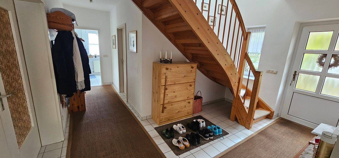 Immobilie in Nienhagen - Einfamilienhaus mit 5 Zimmer, 2 Bäder, Terrasse und großem Grundstück im Ostseebad Nienhagen - Bild 3