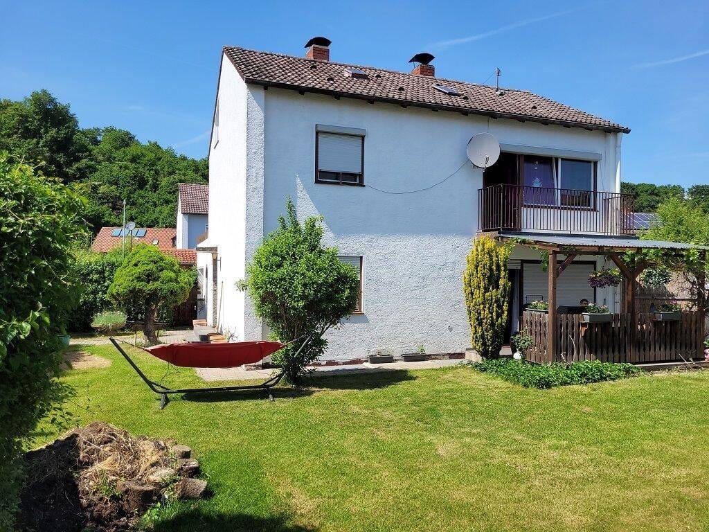 Immobilie in Burgkirchen an der Alz - Hübsches 5-Zimmer-Einfamilienhaus mit wunderschönem Garten und Garage! - Bild 0
