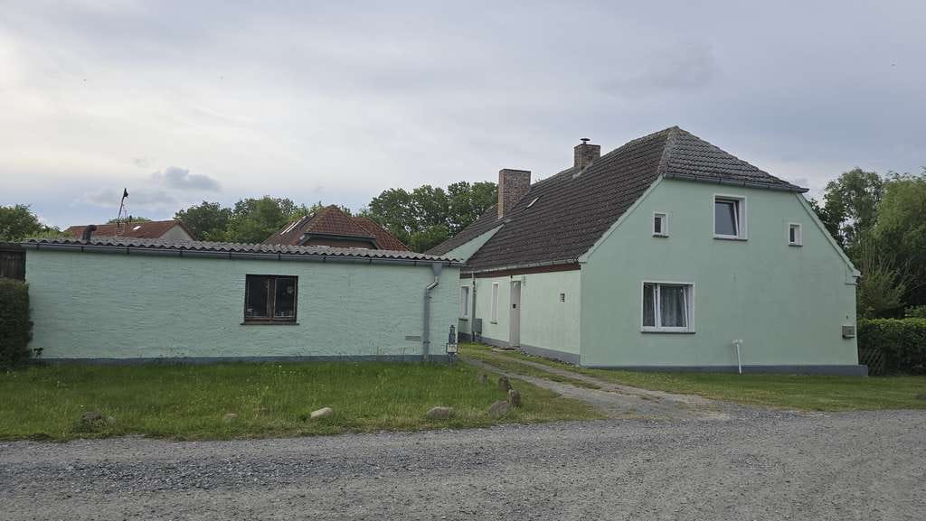 Immobilie in Putgarten - Repräsentatives Haus, ehem. Schule mit historischem Charme 8-Zimmer-Mehrfamilienhaus in Putgarten - Bild 2