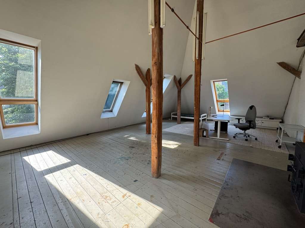 Immobilie in Barnitz - Ehemalige Dorfschule im Künstlerdorf Barnitz mit Atelier, großem Grundstück & Baupotenzial - Bild 3