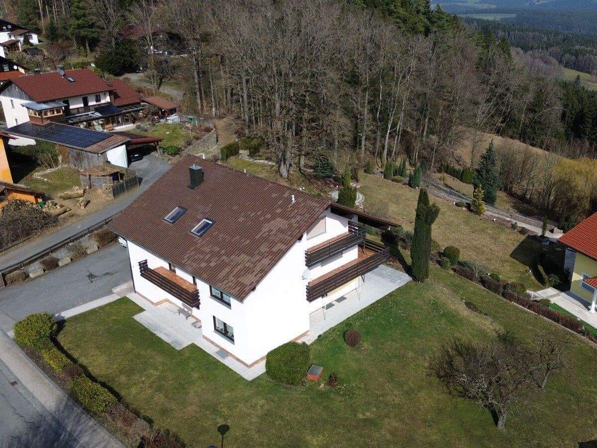 Immobilie in Kollnburg - Traumhaus mit 3 Trümpfen: Qualität, Größe, Fernsicht im Luftkurort Kollnburg, Bayerischer Wald - Bild 1