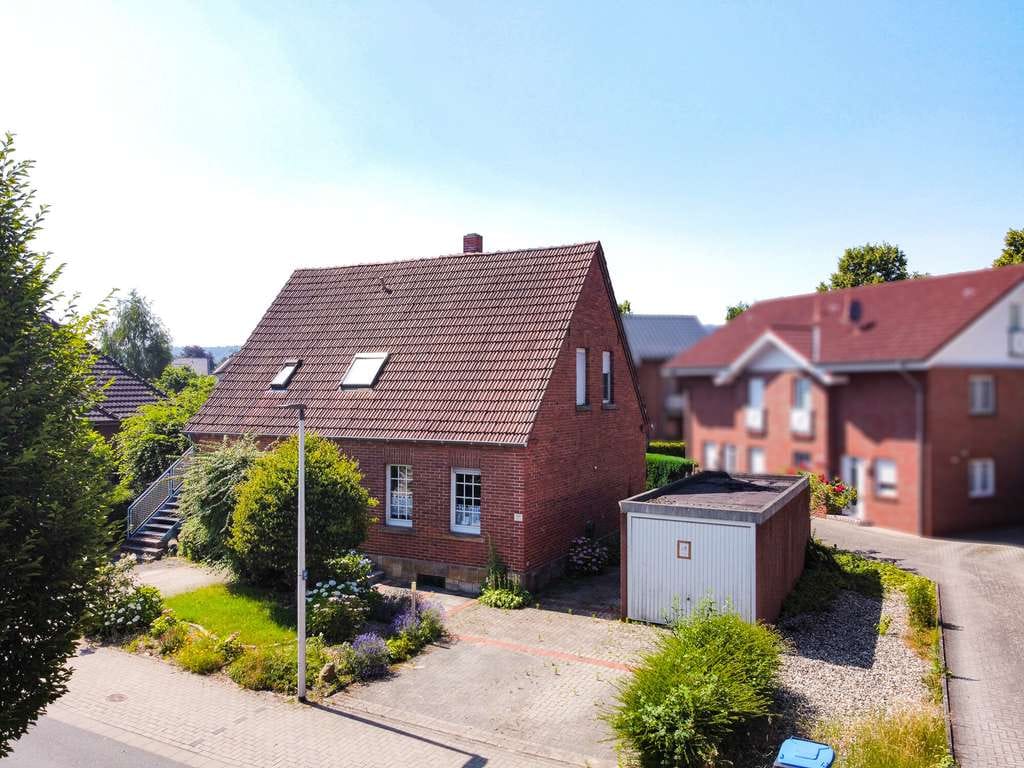 Immobilie in Ibbenbüren - Charme und Potenzial vereint! 
*Zentral gelegenes Wohnhaus in Ibbenbüren* - Bild 3