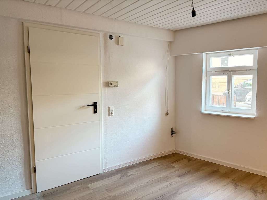 Immobilie in Nürtingen - 2-Zimmer-Wohnung, frisch renoviert - Bild 2