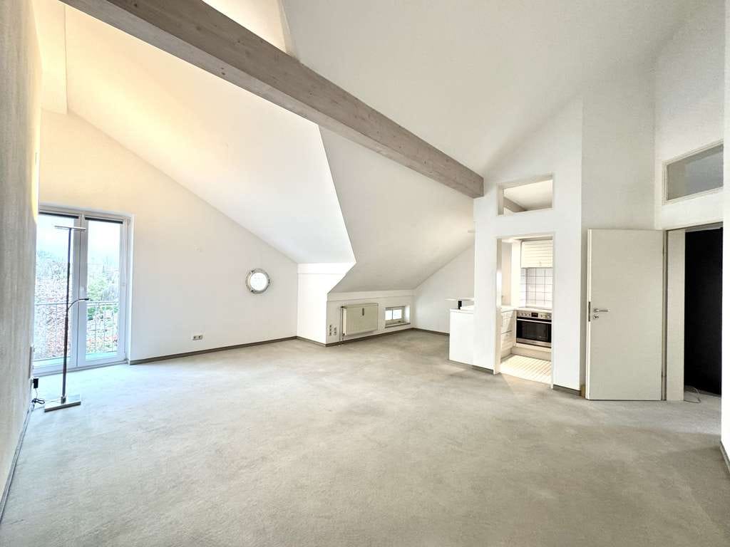 Immobilie in Pliening - Solide 1 Zimmer Wohnung mit Balkon und Einbauküche - Bild 0