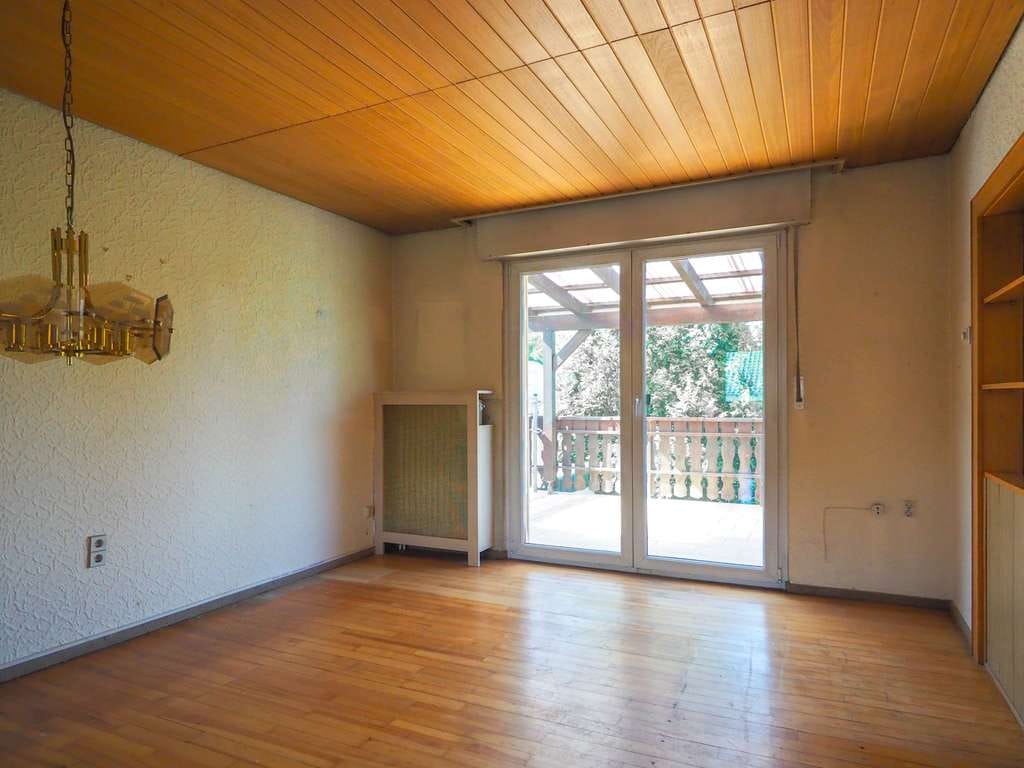 Immobilie in Wadgassen - Großzügiges Ein- bis Zweifamilienhaus mit vielseitigem Gestaltungspotenzial! - Bild 5
