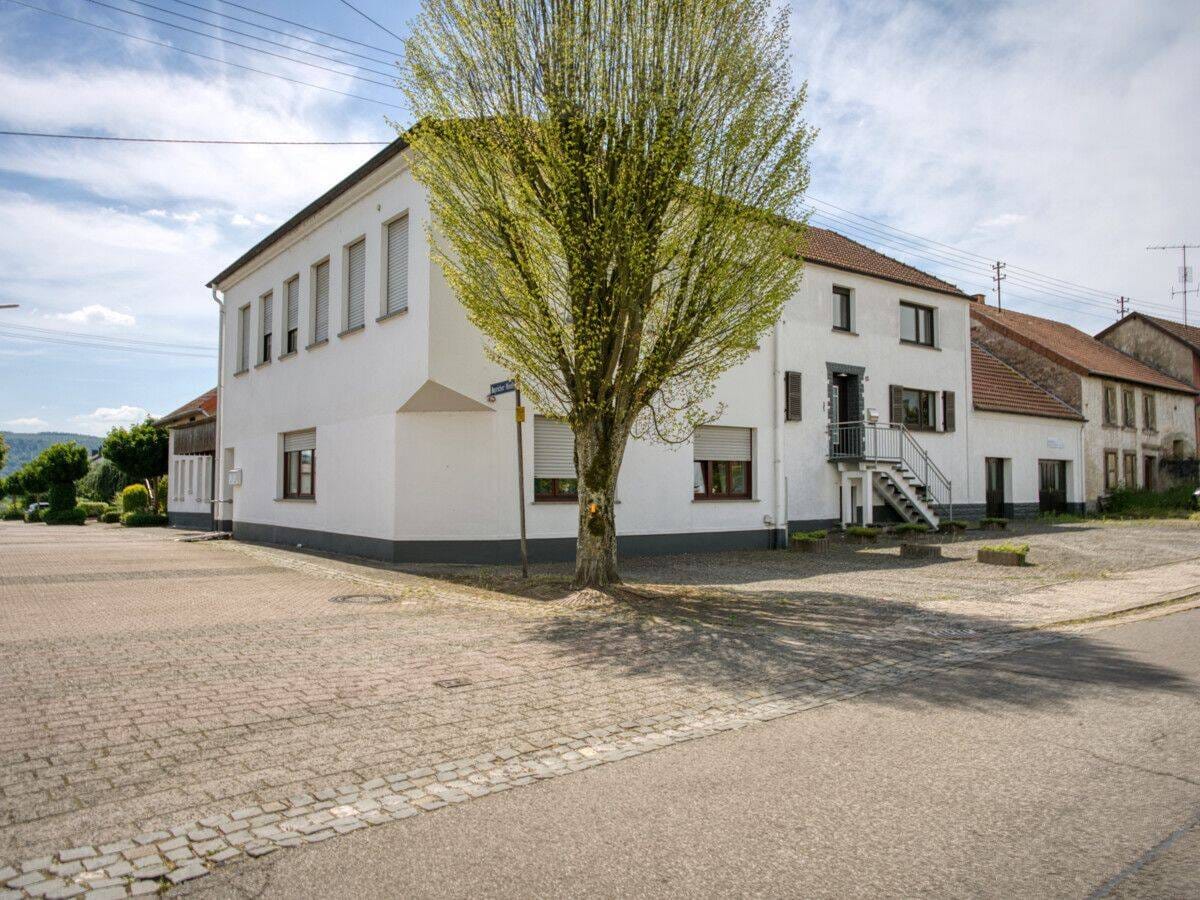 Immobilie in Schmelz - Attraktives Mehrfamilienhaus zum Kauf in Schmelz-Hüttersdorf - Bild 1