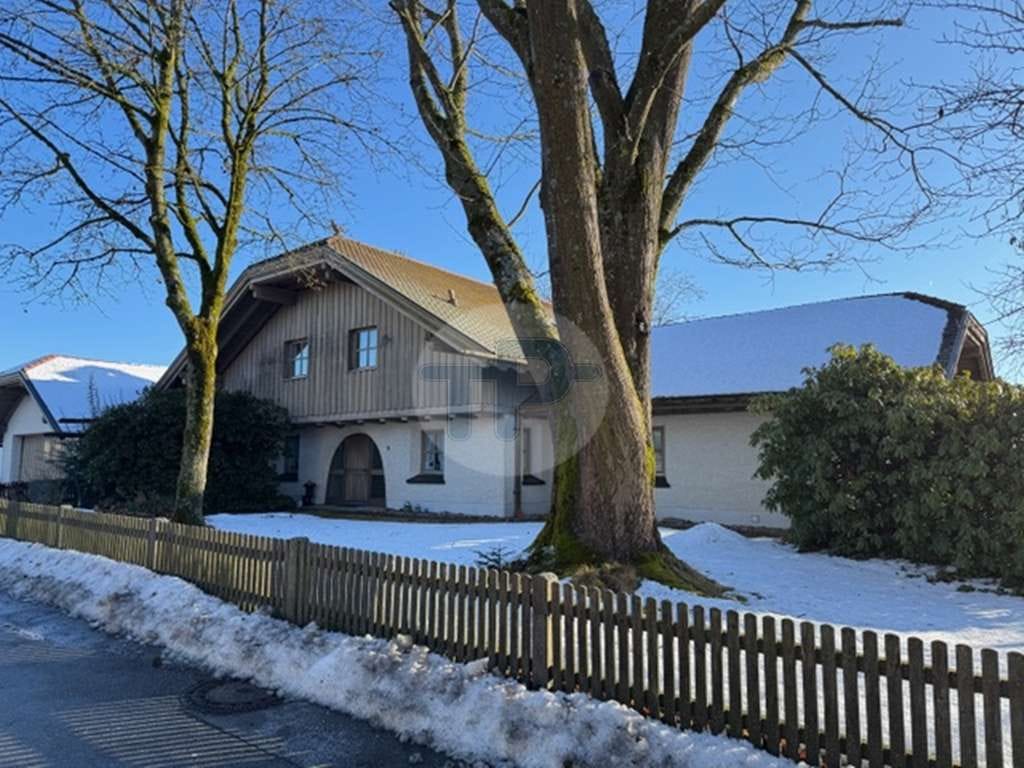 Immobilie in Salzweg - ALPENLÄNDISCHE LANDHAUSVILLA MIT TRAUMHAFTER FERNBLICK - Bild 2