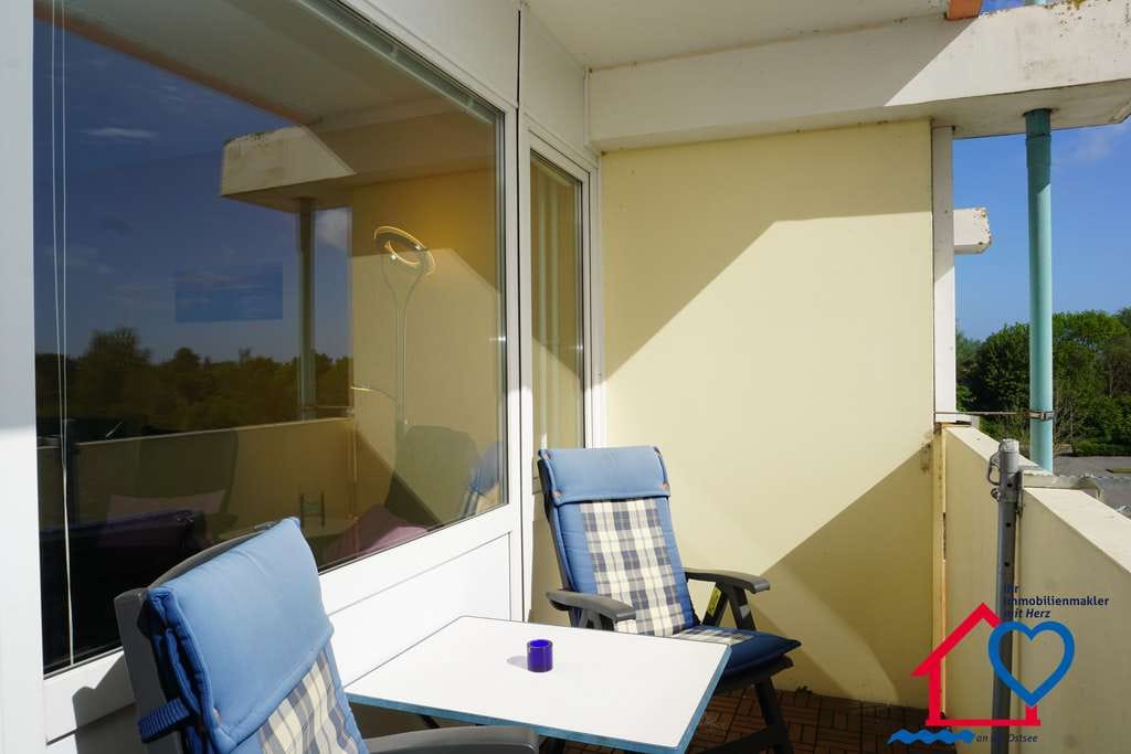 Immobilie in Schönberg (Holstein) - Modernisiertes Ostsee-Apartment mit Ost-Balkon & Aufzug in Strandnähe - Bild 0