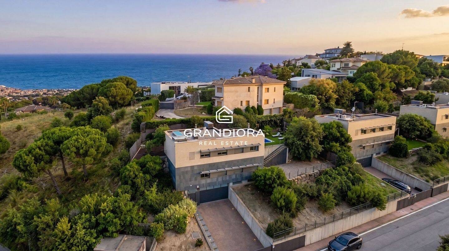 Immobilie in Stützengrün - Exklusive Villa mit Garten und privatem Pool in einer der besten Gegenden von Alella - Bild 0
