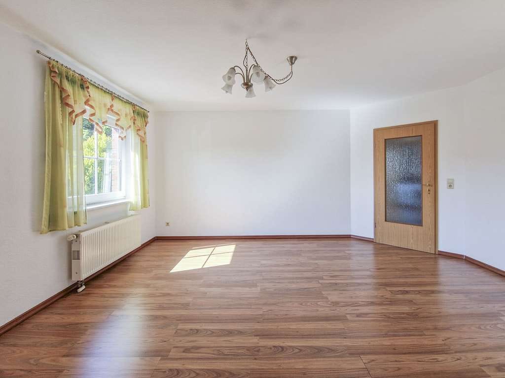 Immobilie in Wacken - Sonnige Dachgeschosswohnung mit Südbalkon, Carport & Ausbaureserve – Wohnen in ruhiger 4-Parteien-An - Bild 2
