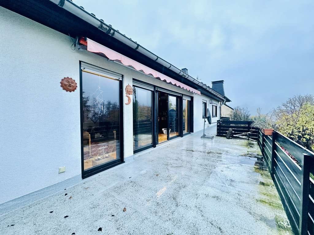 Immobilie in Nachrodt-Wiblingwerde - Charmantes Einfamilienhaus mit Einliegerbereich in ruhiger Lage von Nachrodt! - Bild 2