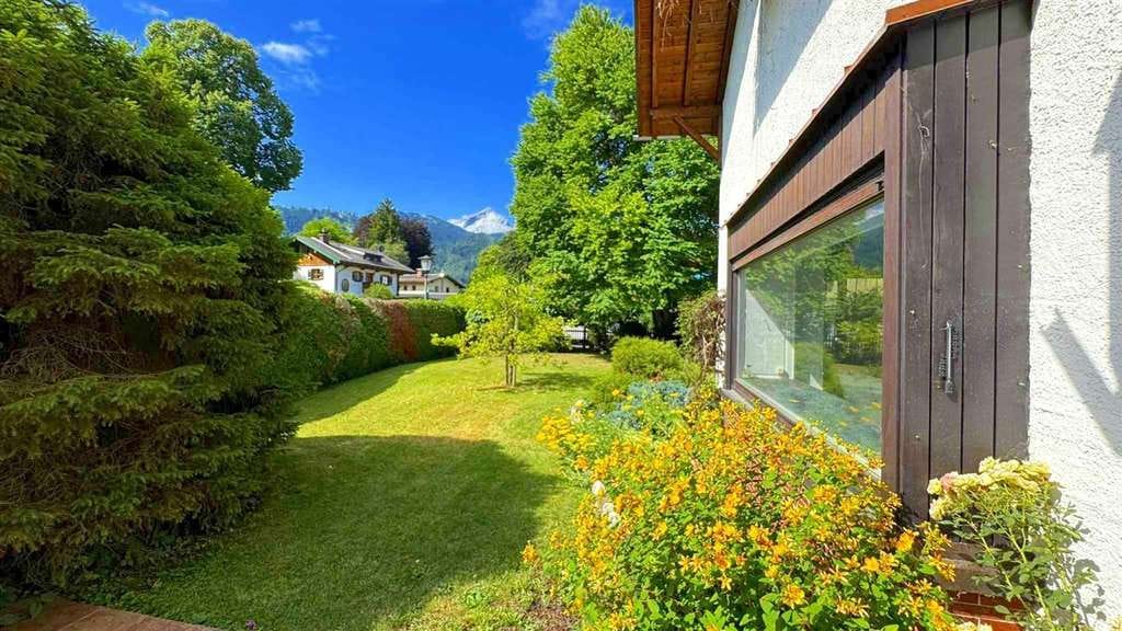 Immobilie in Garmisch-Partenkirchen - Mehrfamilienhaus mit 11 Wohnungen ca. 527 m², Grundstück 1.024 m² Keller, Garagen - Bild 3