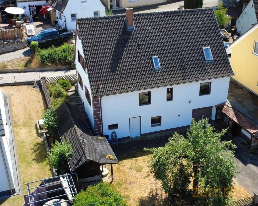 Immobilie in Mitteleschenbach - Zeitlos schön: Altbau-Charme trifft gepflegte Wohnqualität - EFH in Mitteleschenbach - Bild 0
