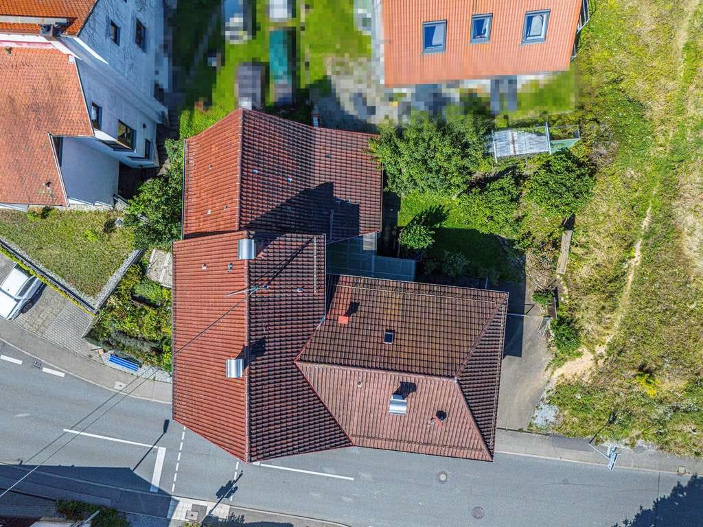 Immobilie in Kernen im Remstal - Kernen: Zwei Einfamilienhäuser mit viel Gestaltungsmöglichkeiten auf einem Grundstück in Stetten! - Bild 1