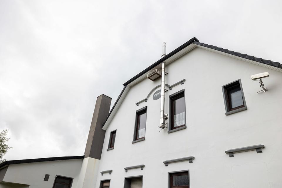 Immobilie in Ganderkesee - *** RIESIGE WOHNUNG - eigener DACHBODEN - eigener KELLER - eigenes TREPPENHAUS - DACHTERRASSE *** - Bild 0