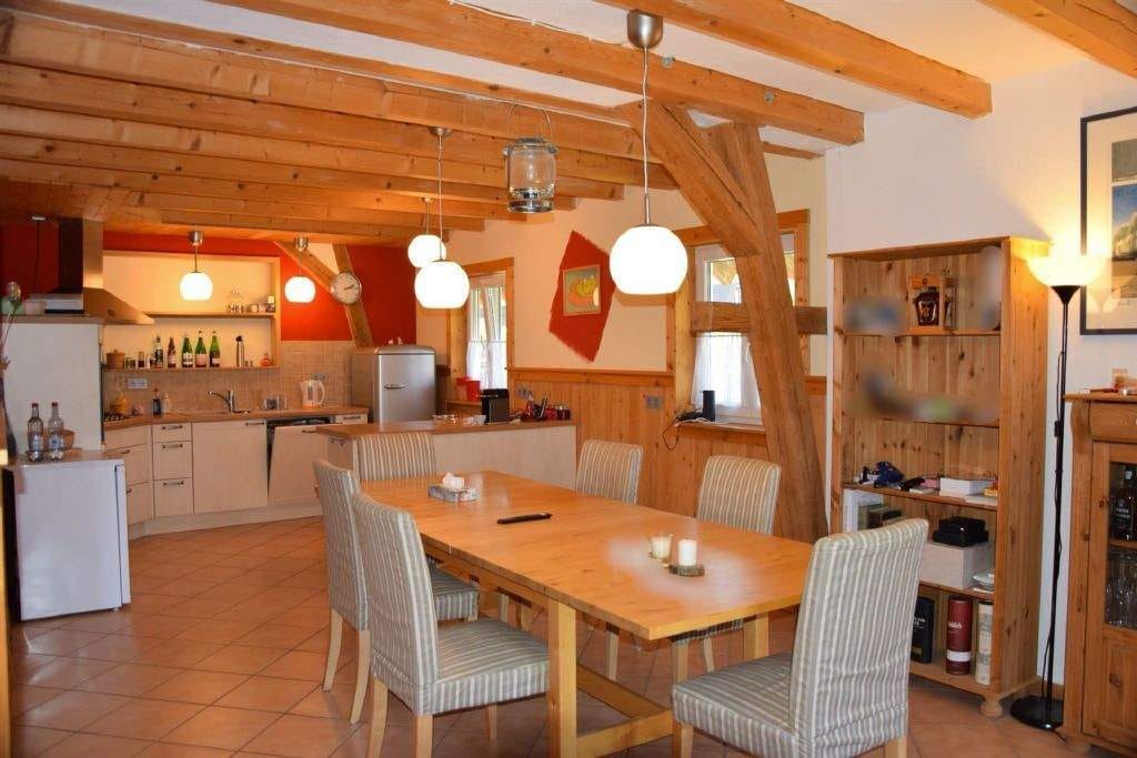 Immobilie in Schallstadt - Für Handwerker: Zweifamilienhaus in Schallstadt-Mengen mit großem Garten - Bild 0