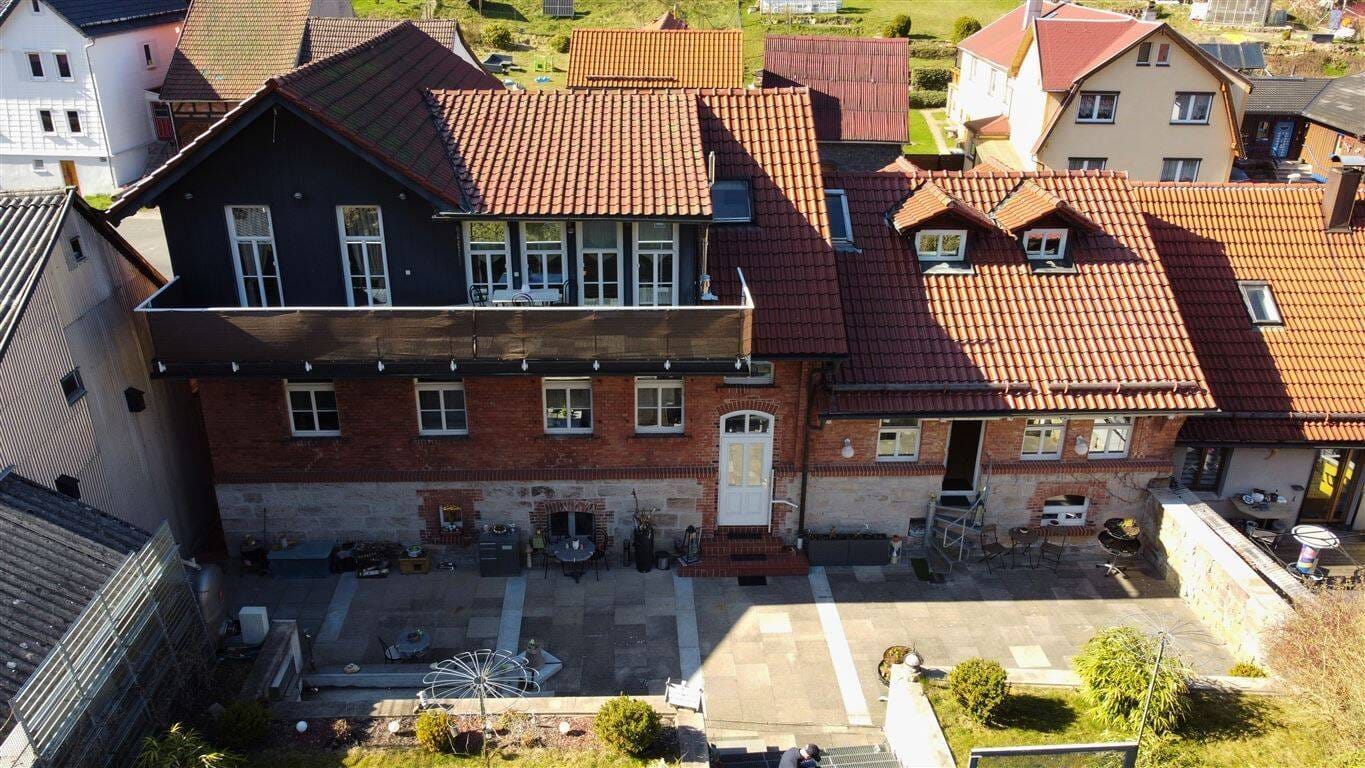 Immobilie in Schleusingen - Historisches Wohnanwesen mit parkähnlichem Grundstück und außergewöhnlichem Wohnambiente - Bild 3