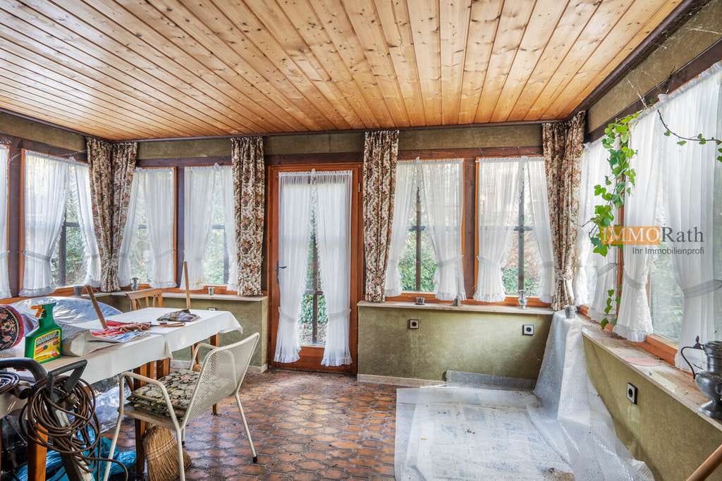 Immobilie in Badenweiler - IMMORath.de - Großzügiges Zweifamilienhaus mit Potenzial auf weitläufigem Grundstück - Bild 1