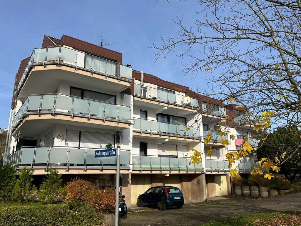 Immobilie in Schmelz - SCHMELZ : Vermietete 2 ZKB - Wohnung mit Balkon und Stellplatz ! - Bild 0