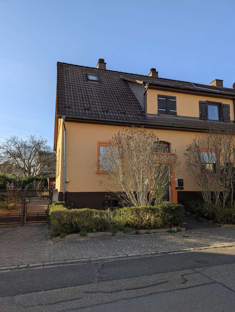 Immobilie in Malsch - Zweifamilienhaus mit Potenzial, gepflegter Zustand in ruhiger Lage - Bild 0