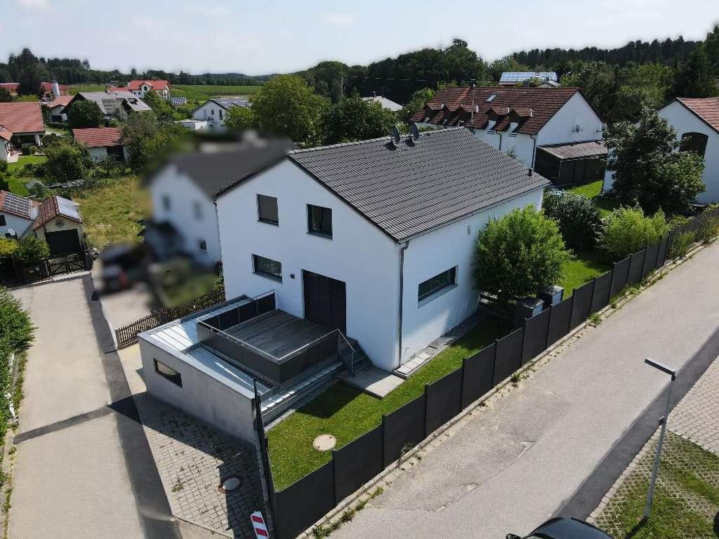 Immobilie in Buch am Erlbach - Ruhiges Wohnen mit hohen Standard - Neuwertige Doppelhaushälfte mit Doppelgarage - Bild 0