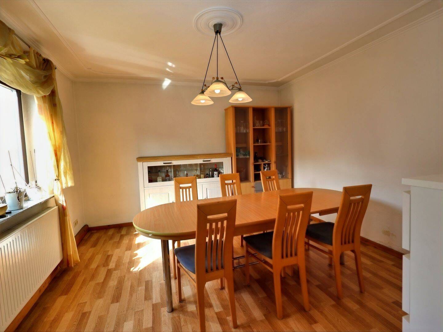 Immobilie in Schöffengrund - Ihr neues Zuhause mit Raum für Ideen - Dreiseitenhof mit Potenzial und Charme - Bild 2