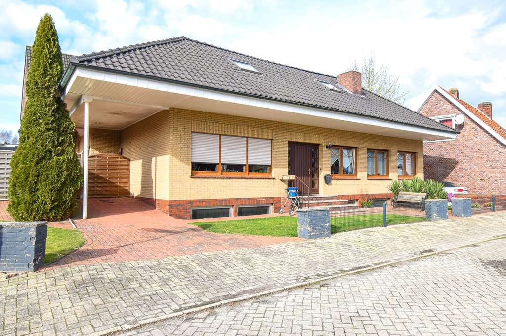 Immobilie in Rhauderfehn - *** Einfamilienhaus im Ortskern **** - Bild 1