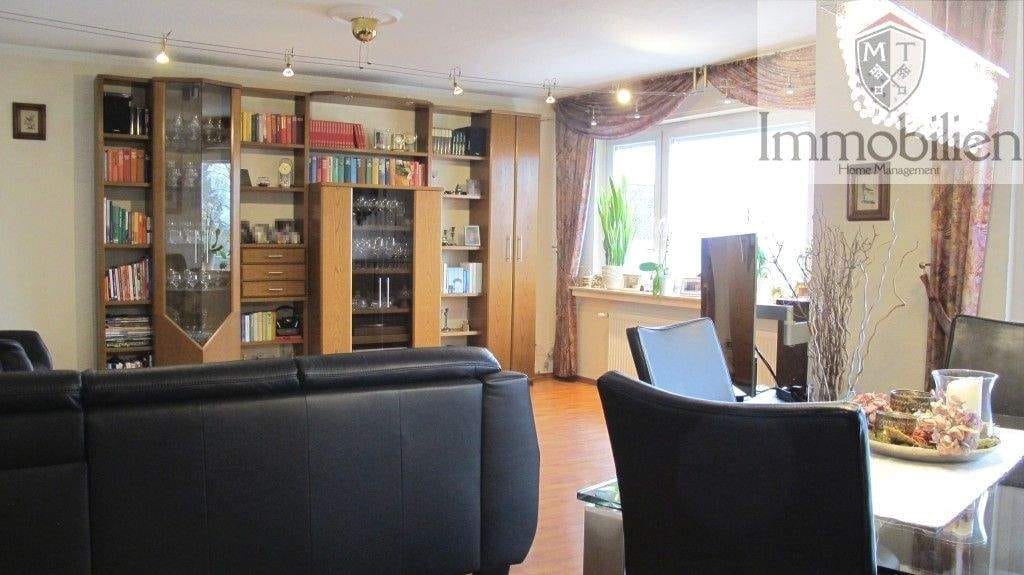 Immobilie in Wickede (Ruhr) - Schöne 3-Zi.-Wohnung mit Loggia und Weitblick - Bild 1