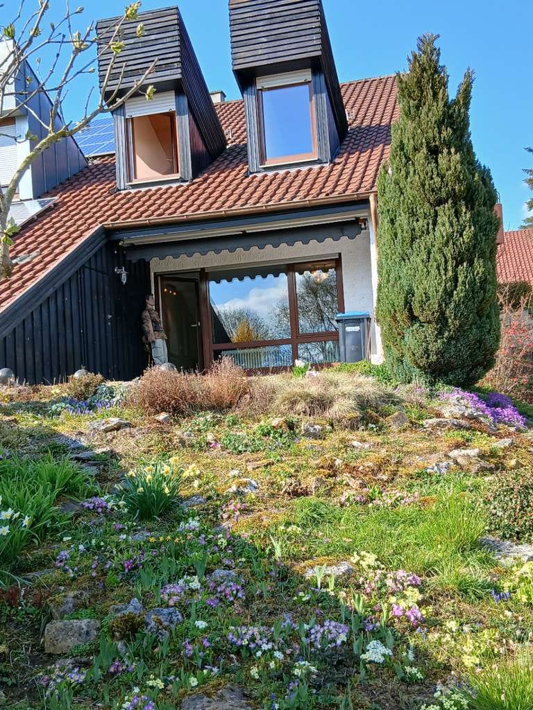 Immobilie in Rechberghausen - Attraktive Doppelhaushälfte mit interessanter Architektur! - Bild 0