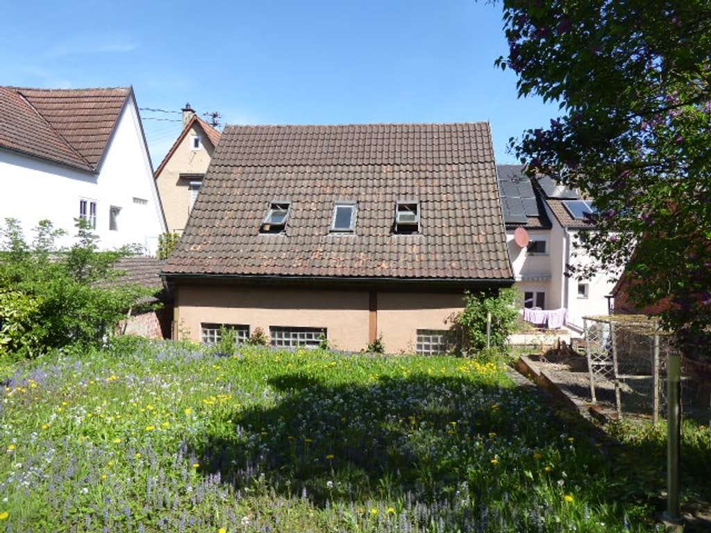 Immobilie in Benningen am Neckar - Einfamilienhaus mit Scheune / kleine Werkstatt (kein Garten) Hobbyräume - Bild 2