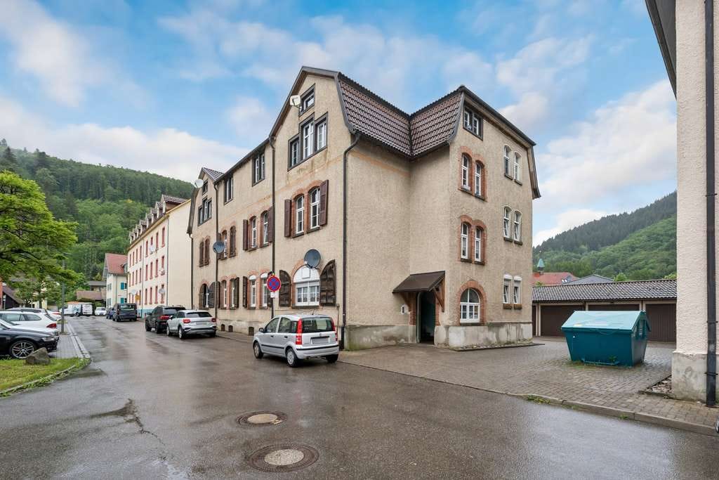 Immobilie in Hausen im Wiesental - Großzügige und gepflegte Wohnung zum TOP Preis ! - Bild 1