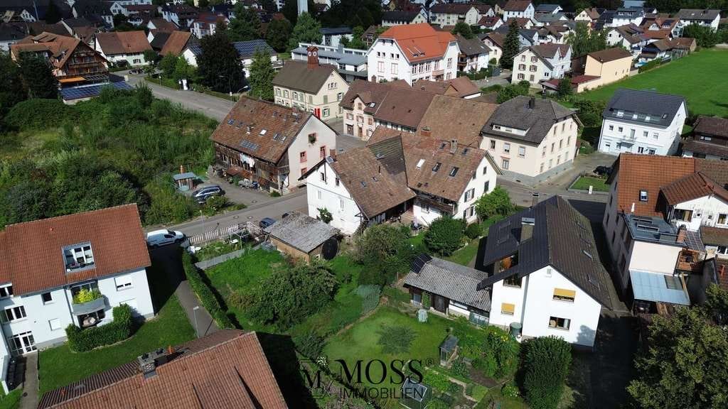 Immobilie in Schopfheim - Mehrfamilienhaus mit 511 m2 Wohn-/Nutzfläche und grossem Grundstück 878m2 - Bild 2