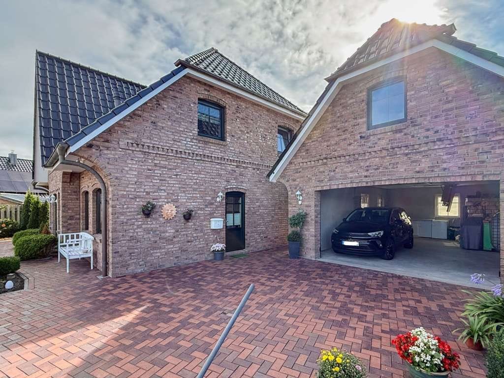 Immobilie in Epenwöhrden - Typisch friesisch, top-gepflegt, viel Platz: modernes Einfamilienhaus in der Nähe von Heide. - Bild 3