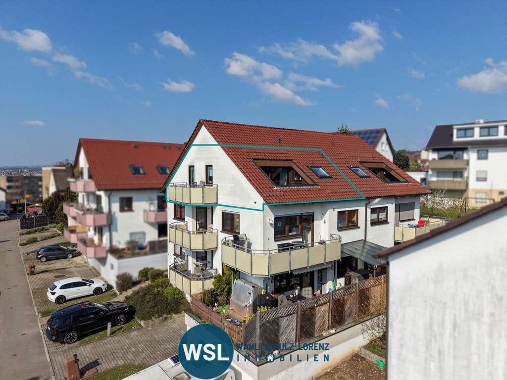Immobilie in Wendlingen am Neckar - Attraktive 2,5-Zi.-Wohnung in Wendlingen. Nachhaltig vermietet mit Balkon und Dachterrasse - Bild 0