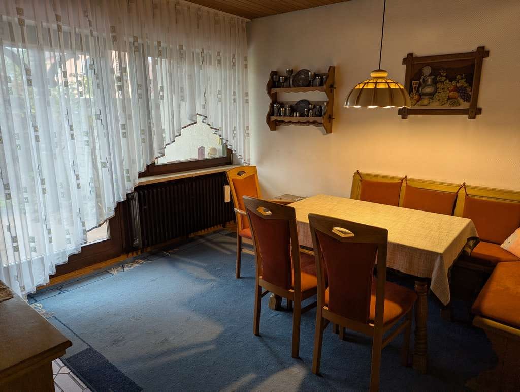 Immobilie in Kuhardt - Einfamilienhaus mit 8 Zimmern, Küche/Bad und Garage in Kuhardt - Bild 2