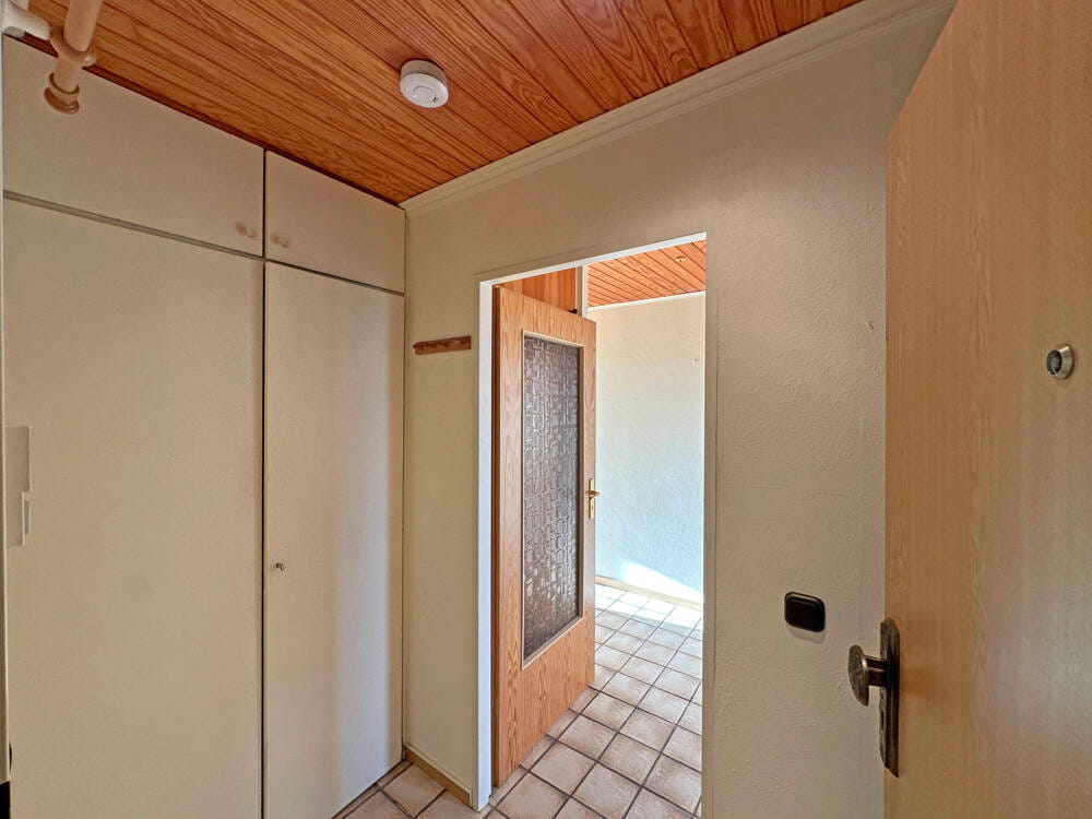 Immobilie in Reinfeld - Reinfeld - freie 2-Zimmer-Wohnung im 8.Stock und tollem Blick auf den Neuhöfer Teich in Zentrumslage - Bild 1