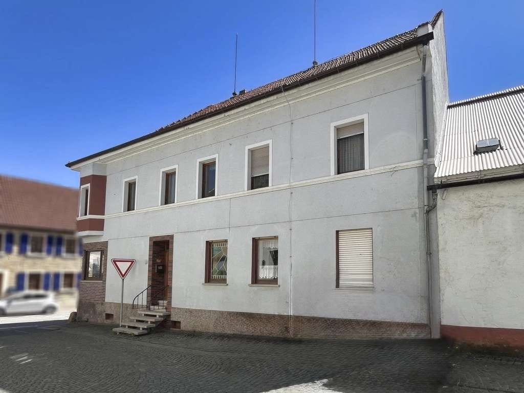 Immobilie in Biebelnheim - Außergewöhnliches Anwesen mit viel Platz, Charme und Potenzial
 - Bild 1