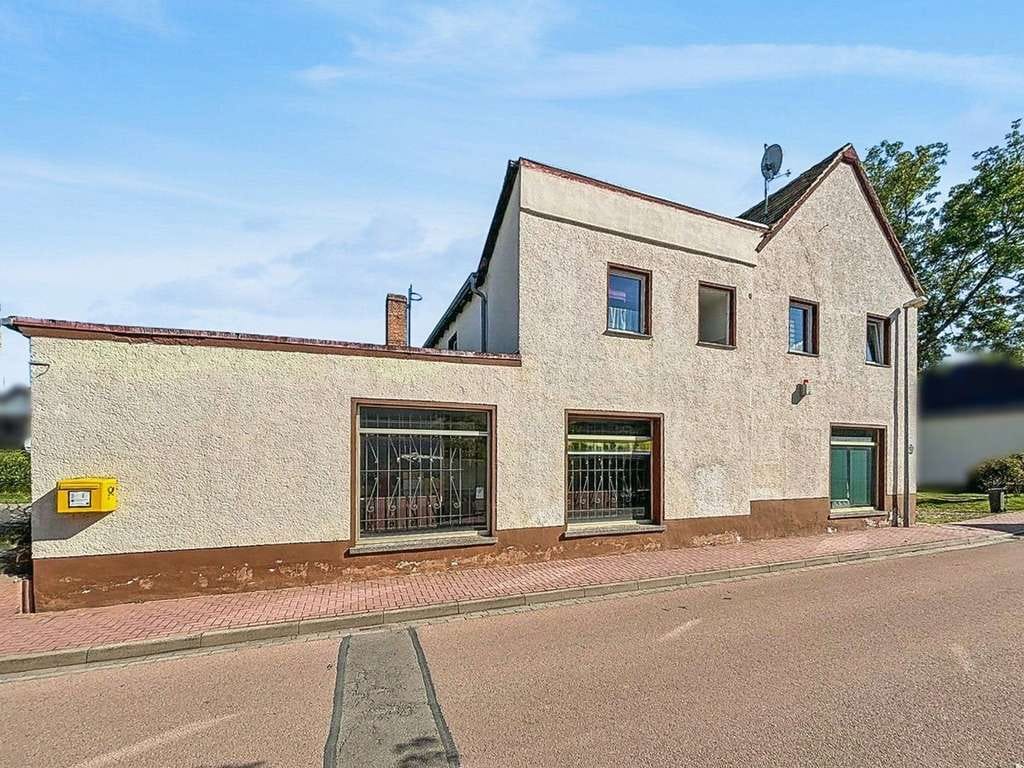 Immobilie in Braunsbedra - Vielseitiges Mehrfamilienhaus mit großem Entwicklungspotenzial nahe dem Hasse-See in Braunsbedra - Bild 2