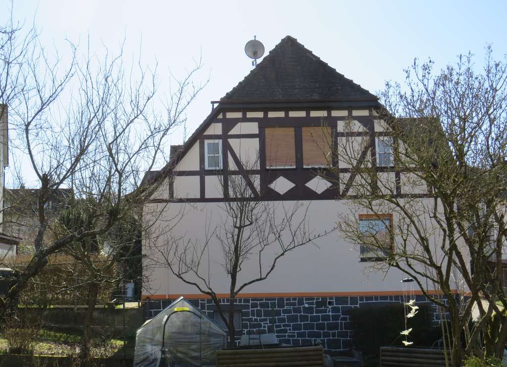 Immobilie in Hirzenhain - 1-2 FH mit großer ausbaubarer Scheune, schöne ruhige Lage - Bild 3
