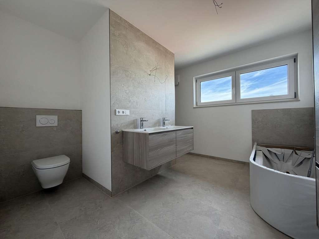 Immobilie in Ergoldsbach - Ihr neues Zuhause: Moderne Doppelhaushälfte in idyllischer Lage - Bild 5